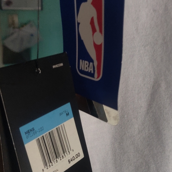 Nike NBA tee - Picture 3 of 3